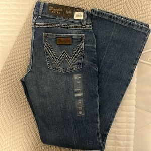 Brand new unworn wrangler retro women’s low rise bootcut jeans
